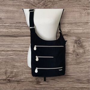 Baggallini Triple Zip “Hipster” Black Crossbody/Swing Bag - Excellent Condition